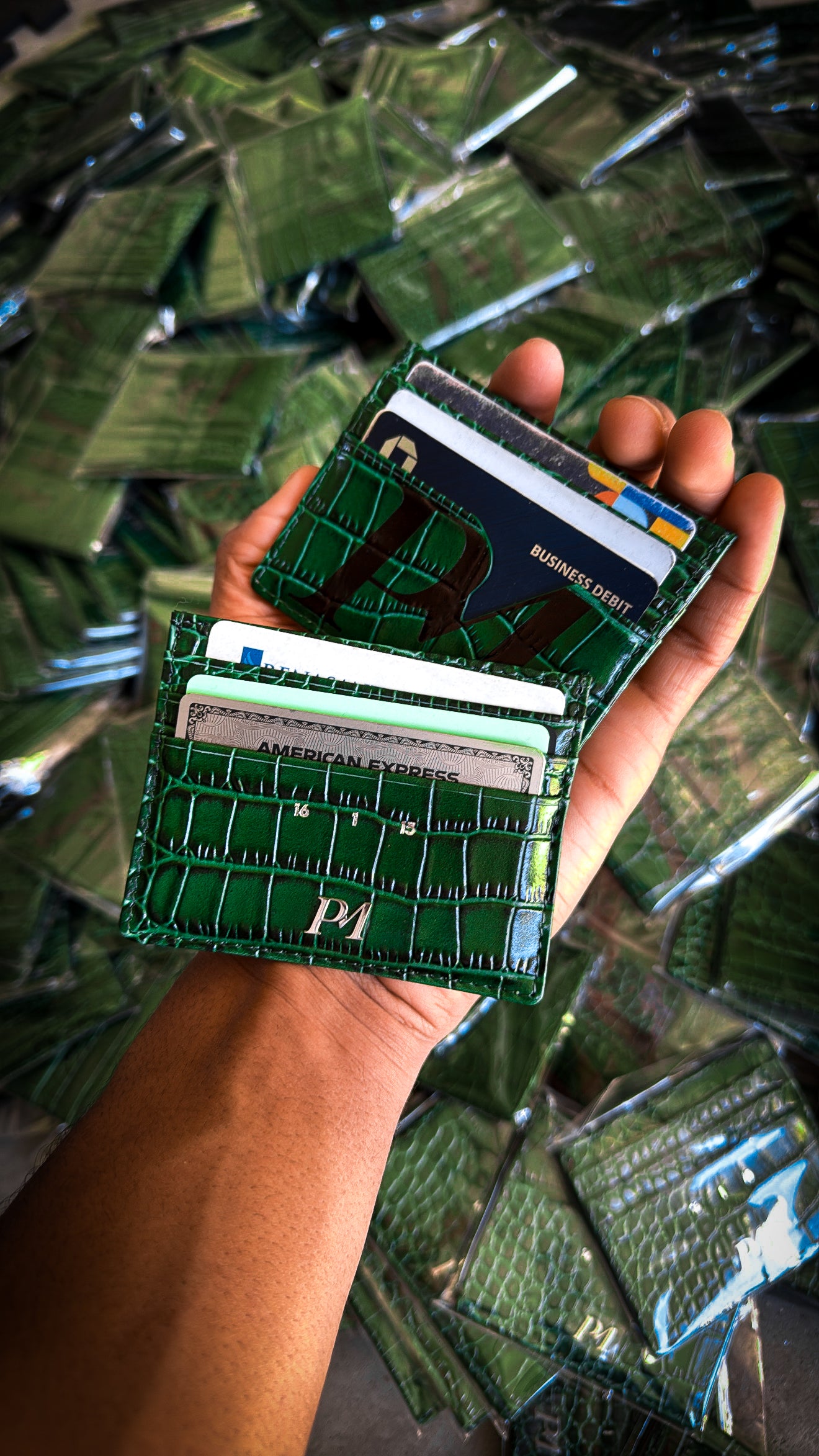 GATOR NUTZ CARD HOLDER