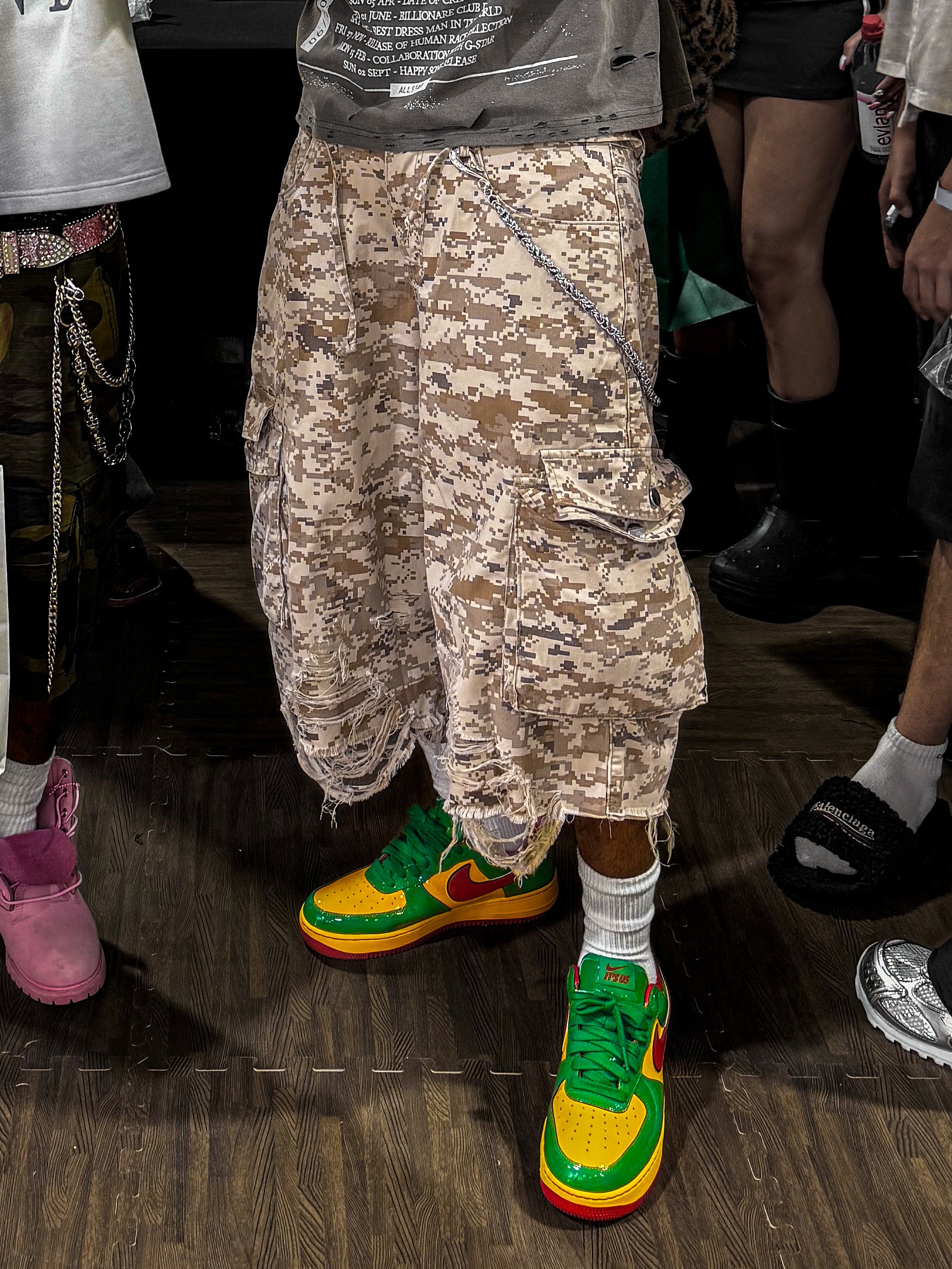 ‘DSRT’ ARMY SHORTS